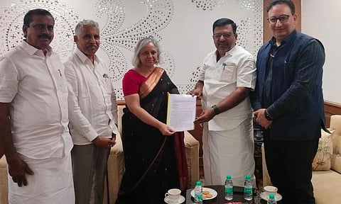 ‘என்டிசி’ தொழிலாளர்களுக்கு ஊதியம் வழங்க உத்தரவு