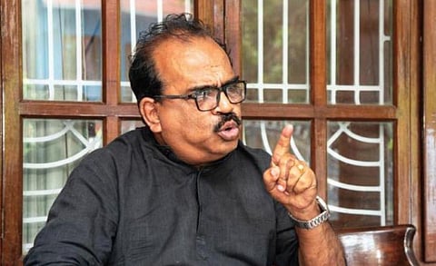 “உதயநிதிக்கும் விஜய்க்கும் இடையில் தான் இனி போட்டி!” - எதிர்கால அரசியலின் போக்கைக் கணிக்கும் நாஞ்சில் சம்பத்