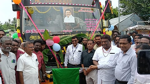 சென்னையிலிருந்து கடந்த 2 நாட்களில் அரசுப் பேருந்துகளில் 3.56 லட்சம் பேர் பயணம்: அமைச்சர் சிவசங்கர்