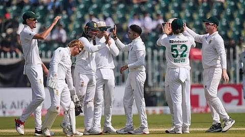 தென் ஆப்பிரிக்காவுக்கு எதிரான 2-வது டெஸ்டில் பாகிஸ்தான் அணி 333 ரன்களுக்கு ஆட்டமிழப்பு