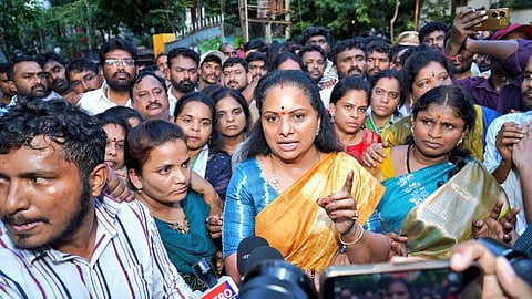 புதிய கட்சி தொடங்க கவிதா திட்டம்