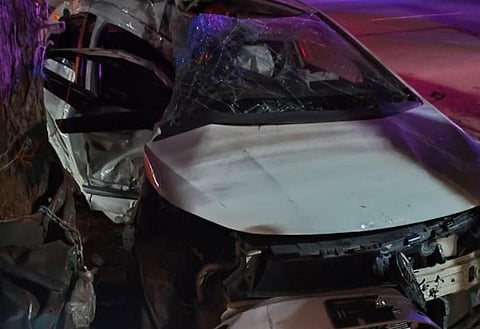 கோவையில் பிறந்த நாளை கொண்டாடிவிட்டு திரும்பியபோது பரிதாபம்: மரத்தில் கார் மோதியதில் 5 இளைஞர்கள் உயிரிழப்பு