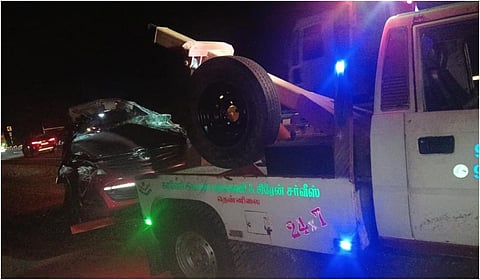 கரூர் அருகே கார் கவிழ்ந்து விபத்து