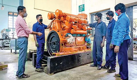 கடல் மீன்பிடித் தொழில்நுட்பப் படிப்புகள் | புதியன விரும்பு 2.0 - 24