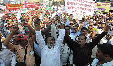 பிஹாரில் 50 அதிருப்தி வேட்பாளர் போட்டி: இரு கூட்டணி கட்சிகளின் வெற்றிக்கு சவால்