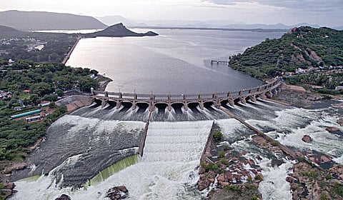 திமுகவுக்கு இக்கட்டை உண்டாக்கும் மேட்டூர் உபரி நீர் பஞ்சாயத்து! - தடதடக்கும் தண்ணீர் அரசியல்