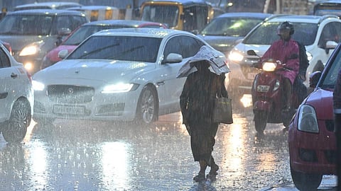 வடகிழக்குப் பருவமழை: அரசு இயந்திரம் விழிப்புடன் இருக்கட்டும்