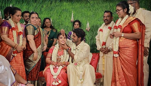 காதலியை கரம் பிடித்தார் 'டூரிஸ்ட் ஃபேமிலி' பட இயக்குநர் அபிஷன் ஜீவிந்த்!