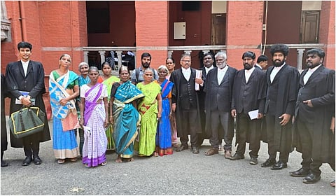 வீரப்பன் தேடுதல் வேட்டையில் பாதிக்கப்பட்ட மக்களுக்கு இழப்பீட்டை விடுவிக்க அரசுக்கு ஐகோர்ட் உத்தரவு