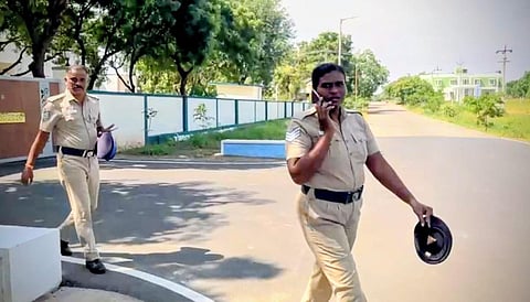 கரூர் கூட்ட நெரிசல் சம்பவம்: 10-க்கும் மேற்பட்ட போலீஸாரிடம் சிபிஐ விசாரணை