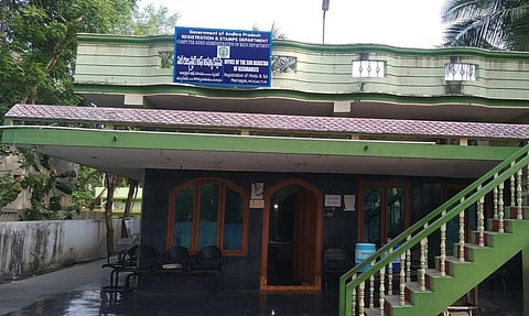 ஆந்திராவில் 120 பத்திரப் பதிவு அலுவலகங்களில் சோதனை