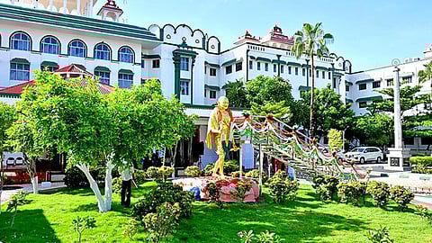 போக்சோ வழக்குகளில் இழப்பீட்டை அதிகரிக்க கோரிய வழக்கில் தமிழக அரசு பதிலளிக்க ஐகோர்ட் உத்தரவு