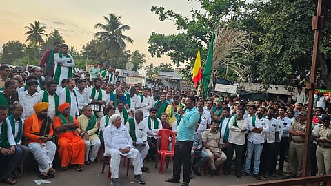 கர்நாடக விவசாயிகள் 7-வது நாளாக போராட்டம்