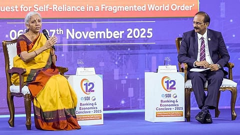 வங்கி ஊழியர்கள் உள்ளூர் மொழியில் பேச வேண்டும்: மத்திய நிதியமைச்சர் நிர்மலா சீதாராமன் வலியுறுத்தல்