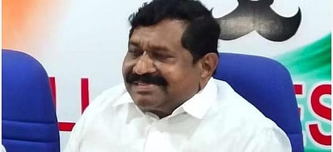 பெட்டிக் கடைகளில் விநியோகிக்கப்படும் எஸ்ஐஆர் படிவங்கள்: தலைமைத் தேர்தல் அதிகாரியிடம் அதிமுக எம்.பி. இன்பதுரை புகார்