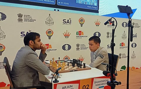 ஃபிடே உலகக் கோப்பை செஸ் தொடர்: ஹரிகிருஷ்ணா, எரிகைசி வெற்றி