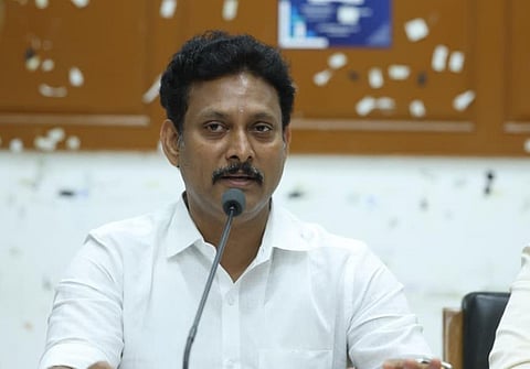 அமைச்சர் அன்பில் மகேஸ் தலைமையில் பாடத்திட்ட மாற்றம் குறித்து நவ.23, 24-ல் ஆலோசனை