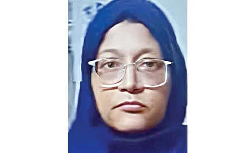 ஏகே 47 துப்பாக்கி வைத்திருந்த உ.பி. பெண் மருத்துவர் ஷாகின் யார்?