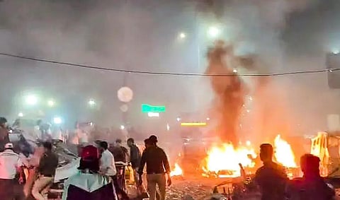 டெல்லி குண்டுவெடிப்பு | நிலநடுக்கம் போல உணர்ந்தோம்: உள்ளூர் மக்கள் தகவல்