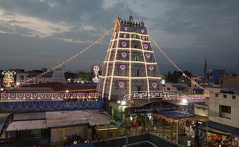 பத்மாவதி தாயார் கோயிலில் ஆழ்வார் திருமஞ்சனம்