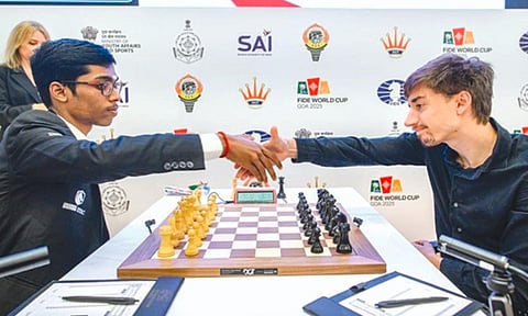 ஃபிடே உலகக் கோப்பை செஸ்: தோல்வியில் இருந்து தப்பித்த ஆர்.பிரக்ஞானந்தா