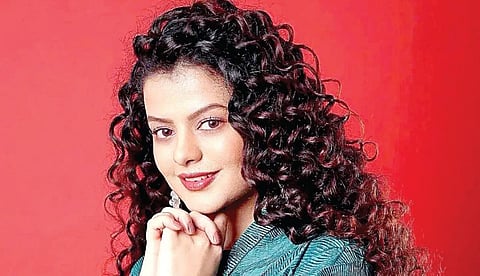 3,800 ஏழை குழந்தைகளின் இதய சிகிச்சைக்கு உதவிய பாடகி! - கின்னஸ் புத்தகத்தில் இடம்பிடித்தார்