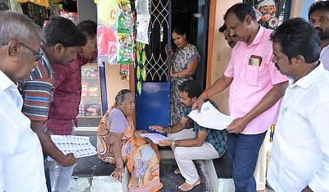 தமிழகத்தில் எஸ்ஐஆர் பணிக்கு 5.67 கோடி கணக்கீட்டு படிவங்கள் விநியோகம்