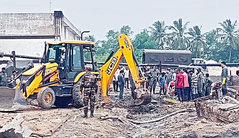 திருப்போரூர் அருகே வெடித்து சிதறிய பயிற்சி விமானத்தின் கருப்பு பெட்டி மீட்பு