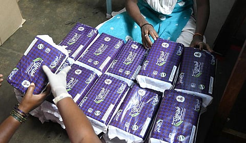 ரேஷன் கடைகளில் சானிட்டரி நாப்கின்கள் விநியோகிக்கக் கோரிய வழக்கை தள்ளிவைத்த ஐகோர்ட் எச்சரிக்கை