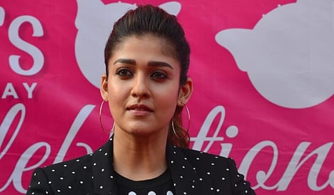 வரலாற்றுப் பின்னணி கதையில் நயன்தாரா!