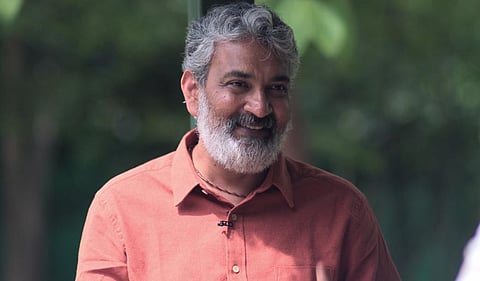 ஹனுமன் பற்றி தவறாகப் பேசுவதா? - ராஜமவுலி மீது போலீஸில் புகார்