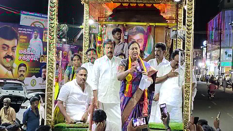 காரைக்குடியில் பேசிய தேமுதிக பொதுச் செயலாளர் பிரேமலதா.