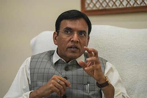 மத்திய தொழிலாளர் மற்றும் வேலைவாய்ப்புத்துறை அமைச்சர் மன்சுக் மாண்டவியா