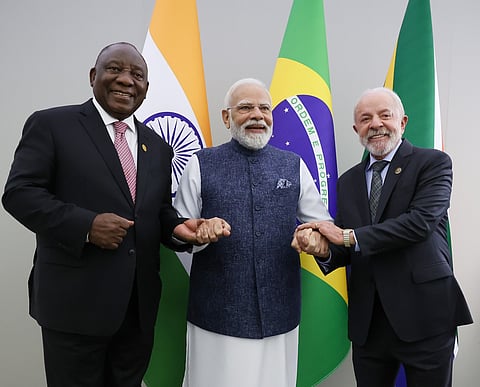 தென்னாப்பிரிக்க அதிபர் சிரில் ராமபோசா, பிரதமர் நரேந்திர மோடி, பிரேசில் அதிபர் லூயிஸ் இனாசியோ லுலா ட சில்வா