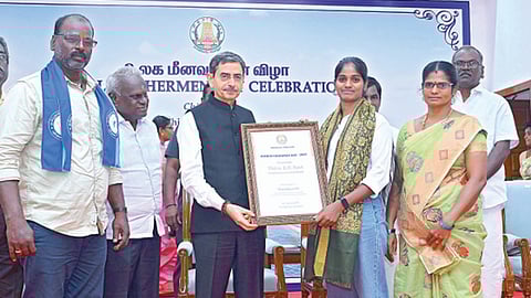 மீனவர்கள் பிரச்சினைக்கு தீர்வு காண மத்திய அரசை வலியுறுத்துவேன்: ஆளுநர் ஆர்.என்.ரவி உறுதி