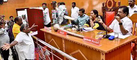 திண்டுக்கல் மாநகராட்சி கூட்டத்தில் அமைச்சர் குறித்து பாஜக கவுன்சிலர் பேசியதால் சர்ச்சை!