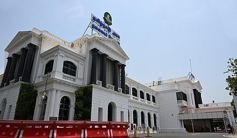 குற்ற வழக்கால் வேலை வாய்ப்பு இழந்த இளைஞருக்கு ரூ.8 லட்சம் இழப்பீடு வழங்க அரசுக்கு ஐகோர்ட் உத்தரவு