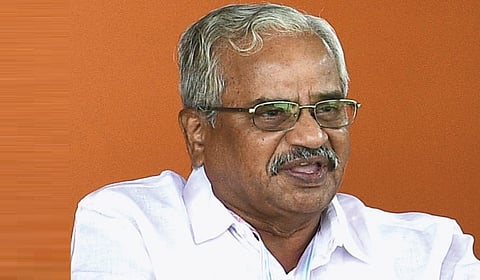 ”தனலாபம் ஈட்டுவதற்காக அரசியலுக்கு வந்தவர் விஜய்!” - கட்சியை கலைக்கும் தமிழருவி மணியன் தாக்கு | நேர்காணல்