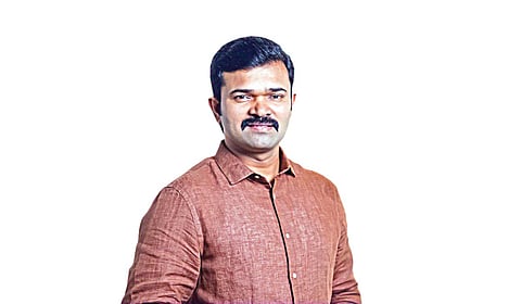 “60 நாளில் அரைமணி நேரமே அரசியல் பேசிய அமெரிக்க மாப்பிள்ளை!” - விஜய்யை விளாசும் சாட்டை துரைமுருகன் நேர்காணல்