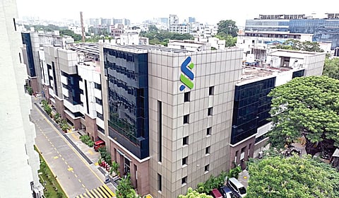 சென்னையில் ஸ்டாண்டர்டு சார்ட்டர்டு வங்கியிடமிருந்து 5.8 ஏக்கர் இடத்தை ரூ.1,212 கோடிக்கு வாங்கிய பாஷ்யம் குழுமம்