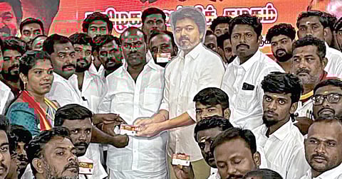 அசலுக்குப் பதில் நகலை வைத்து ஐடி வழங்கிய தவெக: மதுரை சுவாரஸ்யம்