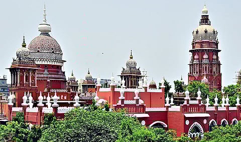 மேற்கு சைதாப்பேட்டை கோயில் நிதி முறைகேட்டை விசாரித்து அறிக்கை தாக்கல் செய்ய ஐகோர்ட் உத்தரவு