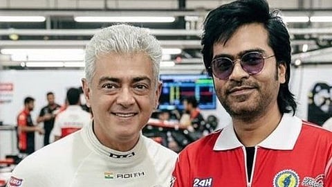 மலேசியாவில் அஜித்தை சந்தித்தார் சிம்பு