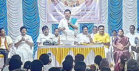 மேட்டூர் அருகே பாமக நங்கவள்ளி வடக்கு ஒன்றியம் சார்பில் நடந்த பொதுக்குழு கூட்டத்தில் பேசிய முன்னாள் எம்எல்ஏ வேலுசாமி.