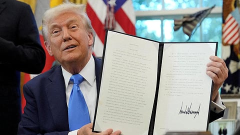 கோல்டு கார்டு திட்டத்தை அறிமுகப்படுத்தும் ட்ரம்ப்