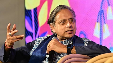 சாவர்க்கர் விருதை ஏற்க மாட்டேன்: காங். எம்.பி. சசி தரூர் அறிவிப்பு