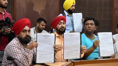 சீக்கியர் கலவரத்தில் பாதித்த 36 பேருக்கு பணி ஆணை