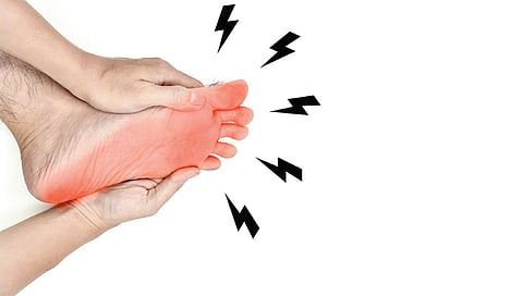 பாத எரிச்சல் ஏன் வருகிறது? | நலம் வாழ கேள்வி - பதில்