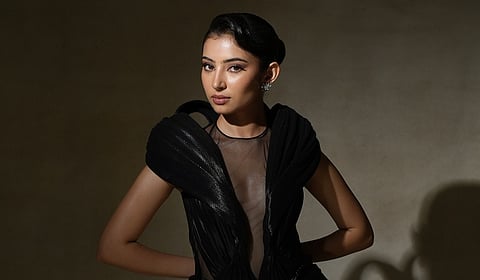 ஸ்டைலிஷ் லுக்கில் சாரா அர்ஜுன் க்ளிக்ஸ்!