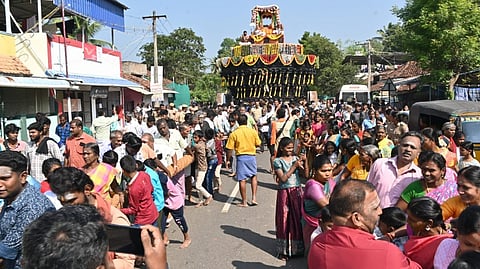 திருச்சேறை சாரநாதப் பெருமாள் கோயிலில் மராமத்து செய்யப்பட்ட தேர் வெள்ளோட்டம்!